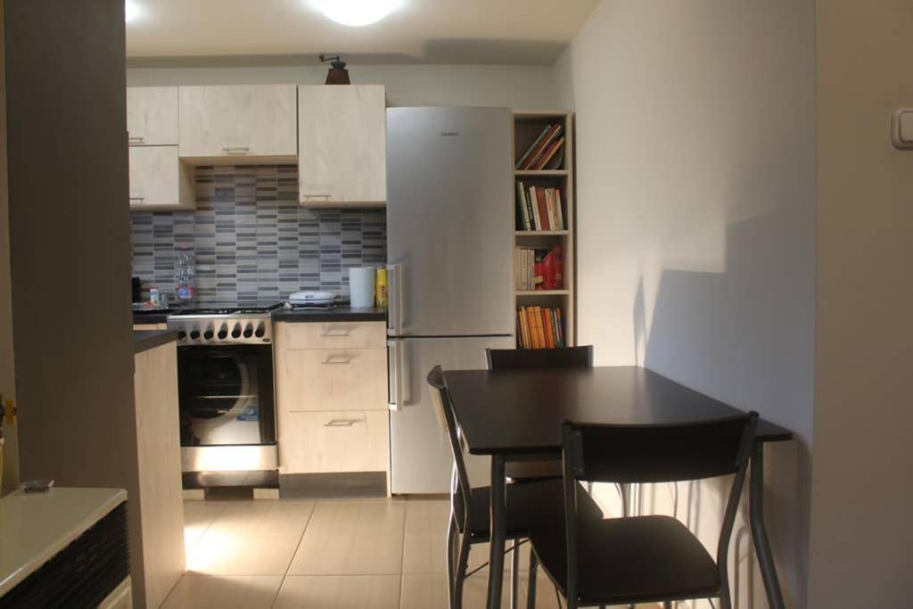 Green Garden Apartment Ingyenes Zart Parkoloval Szeged Ngoại thất bức ảnh