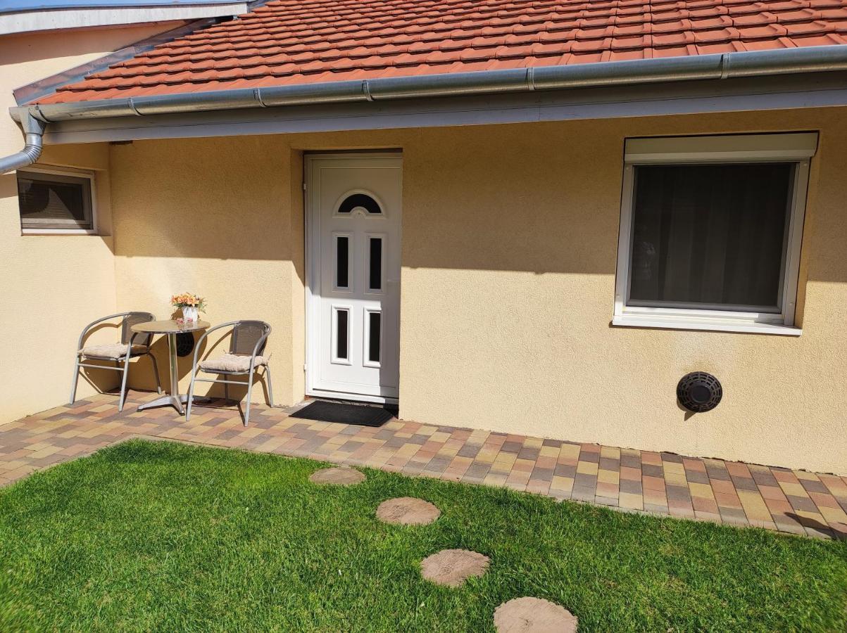 Green Garden Apartment Ingyenes Zart Parkoloval Szeged Ngoại thất bức ảnh